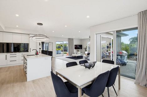 Photo of property in 18 Petrel Close, Paraparaumu Beach, Paraparaumu, 5032