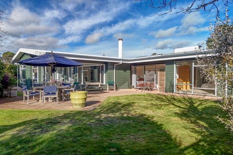 Photo of property in 5 Suffolk Drive, Otamatea, Whanganui, 4500