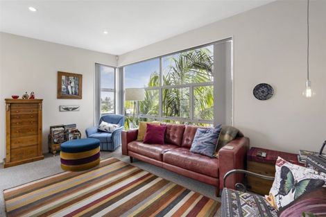 Photo of property in 14a Holiday Road, Stanmore Bay, Whangaparaoa, 0932