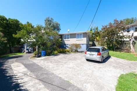 Photo of property in 5 Griffiths Place, Te Atatu South, Auckland, 0610