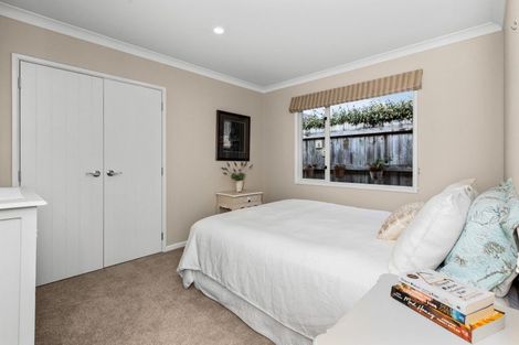 Photo of property in 12 Washington Place, Havelock North, 4130