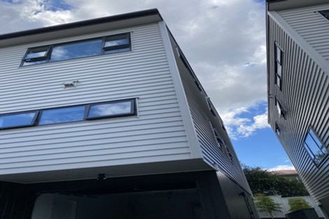 Photo of property in 32d Potter Avenue, Northcote, Auckland, 0627