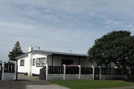 Photo of property in 40 Thatcher Street, Castlecliff, Whanganui, 4501