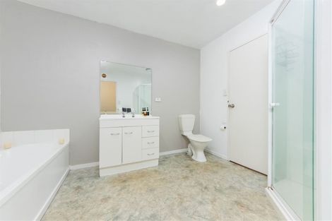 Photo of property in 3/31 Lucienne Drive, Ranui, Auckland, 0612