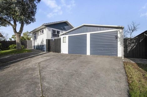 Photo of property in 2 Thomas Rea Place, Te Atatu South, Auckland, 0610