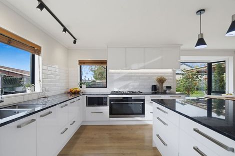 Photo of property in 49 James Cook Street, Havelock North, 4130