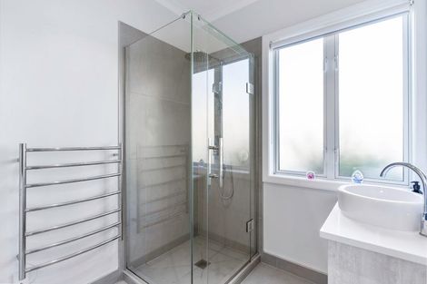 Photo of property in 22 Warbler Crescent, Papakura, 2110