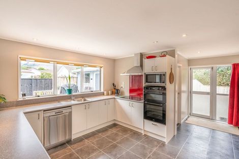 Photo of property in 8 Paretai Grove, Waikanae, 5036