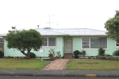 Photo of property in 32 Kirby Street, Glendene, Auckland, 0602