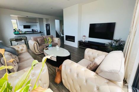 Photo of property in 12 Shelby Place, Long Bay, Auckland, 0630