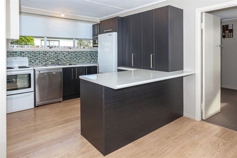 Photo of property in 3 Kenneth Avenue, Whitianga, 3510