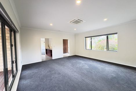Photo of property in 30 Foster Road, Kumeu, 0891