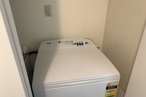 Photo of property in 7b Taka Grove, Normandale, Lower Hutt, 5010