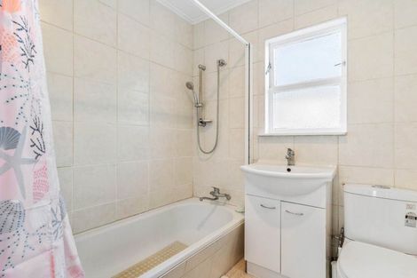 Photo of property in 6b Claymore Street, Manurewa, Auckland, 2102