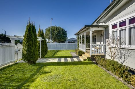 Photo of property in 1213 Caroline Road, Mayfair, Hastings, 4122