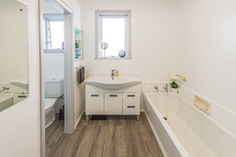 Photo of property in 46 Mount View Road, Bastia Hill, Whanganui, 4500