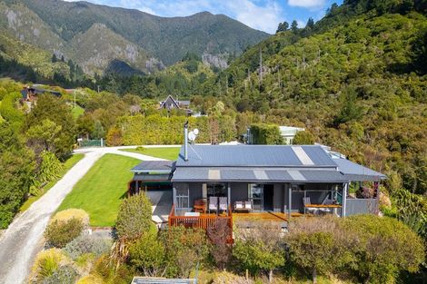Photo of property in 102 Boons Valley Road, Waikawa, Picton, 7220