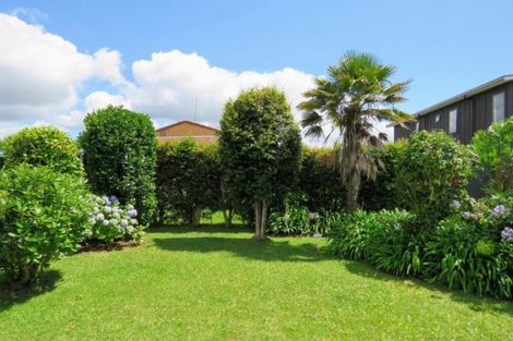 Photo of property in 2/127 Centreway Road, Orewa, 0931