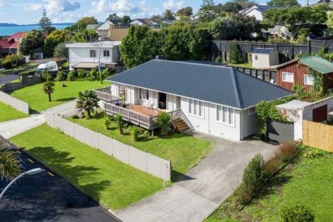 Photo of property in 8 Evelyn Road, Cockle Bay, Auckland, 2014