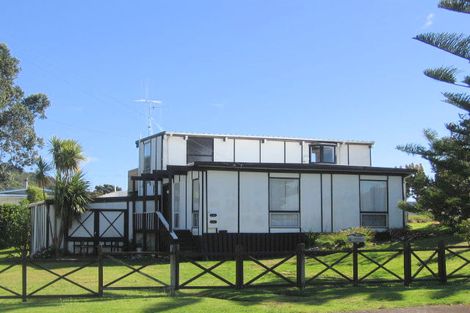 Photo of property in 16 Leo Street, Waihi Beach, 3611