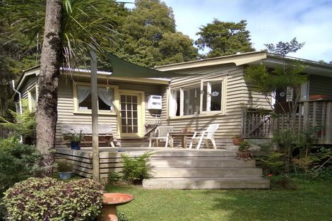 Photo of property in 64 Paparoa Station Road, Paparoa, 0571