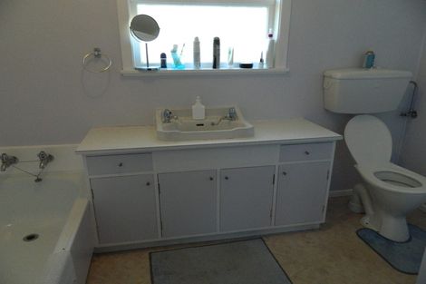 Photo of property in 3 Merritt Way, Newlands, Wellington, 6037