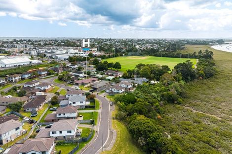 Photo of property in 37 Riverglade Parkway, Te Atatu South, Auckland, 0610