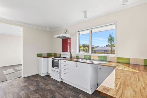 Photo of property in 2 Toiora Place, Takaka, 7110