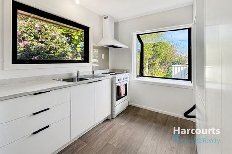 Photo of property in 4 Strid Road, Te Atatu South, Auckland, 0610