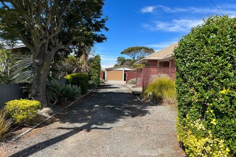 Photo of property in 12 Farquhars Road, Redwood, Christchurch, 8051