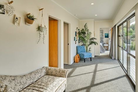 Photo of property in 2 Waimarino Road, Pukerua Bay, 5026