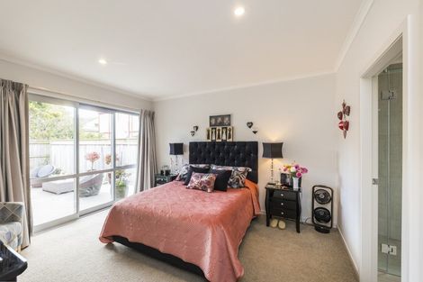 Photo of property in 4 Montgomery Terrace, Hokowhitu, Palmerston North, 4410