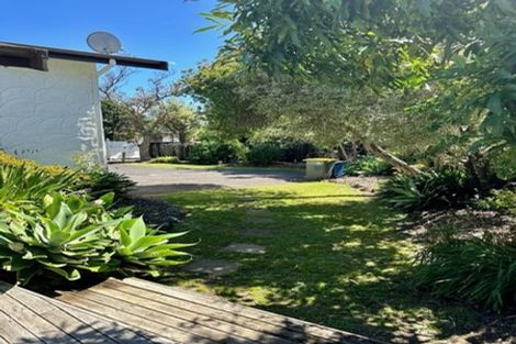 Photo of property in 6 Matanui Street, Northcote, Auckland, 0627