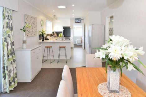 Photo of property in 2/127 Centreway Road, Orewa, 0931