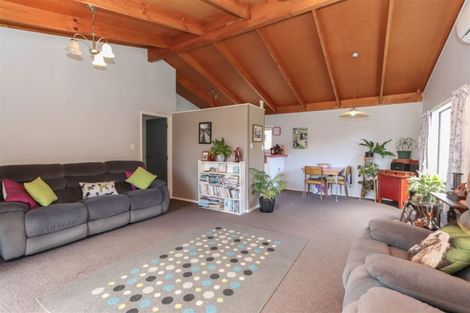 Photo of property in 3 Tainui Terrace, Inglewood, 4330