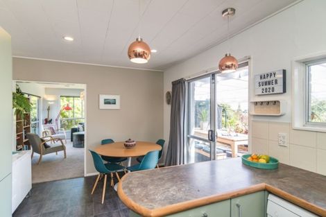 Photo of property in 9 Kaitawa Street, Waikanae Beach, Waikanae, 5036