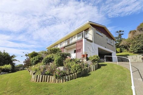 Photo of property in 68 Marine Parade, Bluff, 9814