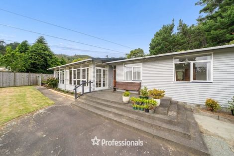 Photo of property in 40 Kamahi Street, Stokes Valley, Lower Hutt, 5019