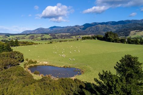 Photo of property in 2943a Western Lake Road, Western Lake, Featherston, 5773