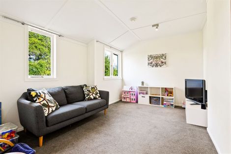 Photo of property in 71 Coulter Road, Henderson Valley, Auckland, 0614