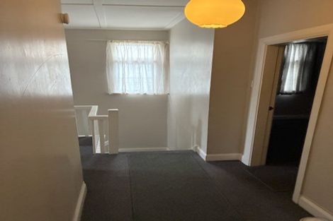 Photo of property in 48 Queens Drive, Lyall Bay, Wellington, 6022