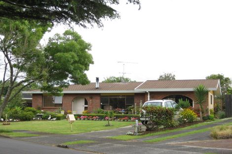 Photo of property in 2 Lionel Sharp Place, Pukekohe, 2120