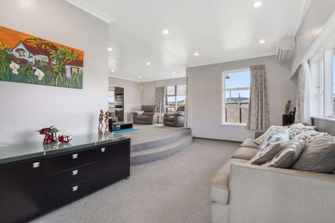 Photo of property in 16 Meadowvale Drive, Levin, 5510