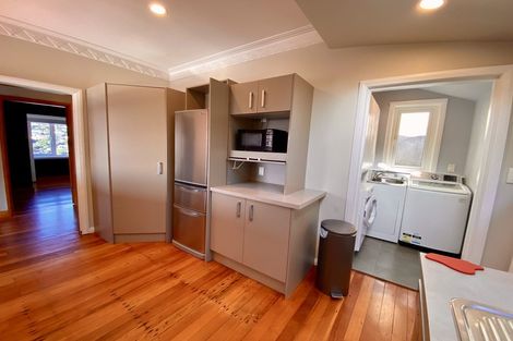 Photo of property in 112 Eden Street, Island Bay, Wellington, 6023