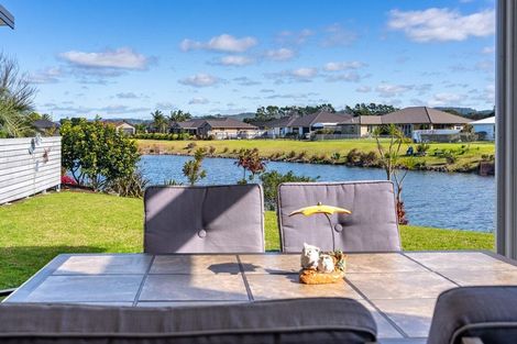 Photo of property in 9 Kamahi Place, One Tree Point, 0118