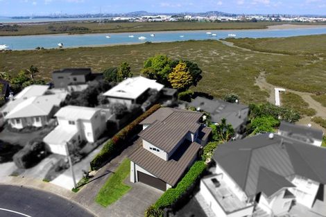 Photo of property in 114a Tiroroa Avenue, Te Atatu South, Auckland, 0610