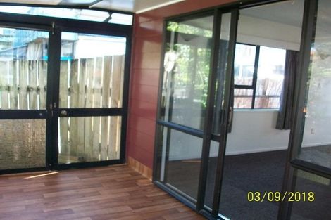 Photo of property in 2/19a Ribblesdale Road, Henderson, Auckland, 0612