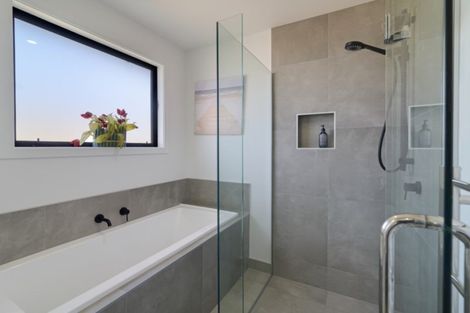 Photo of property in 15 Regent Street, Lower Shotover, Queenstown, 9304