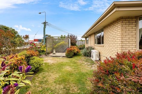 Photo of property in 1a Blue Gum Place, New Brighton, Christchurch, 8083