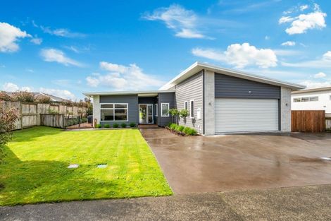 Photo of property in 69 Montgomery Crescent, Kinloch, Taupo, 3377